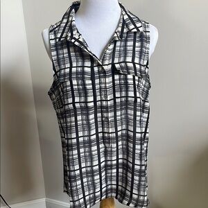 Banana Republic Factory Black and White Sleeveless Button Down Shirt